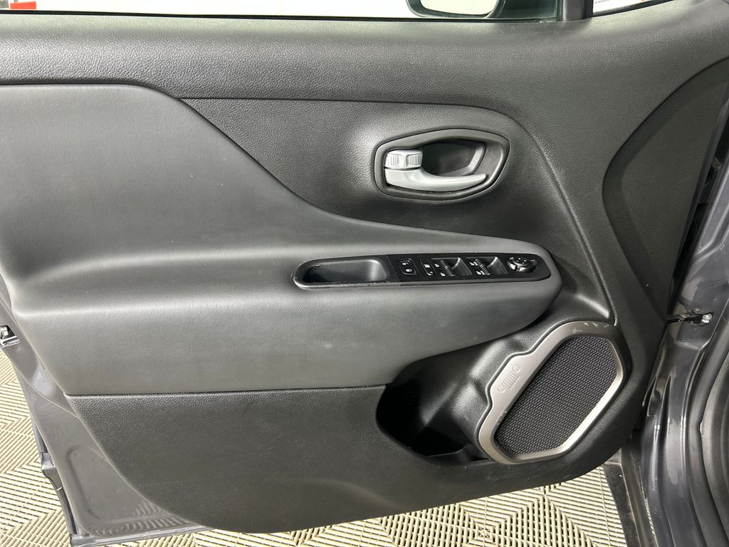 Certified Used 2023 Gray Jeep Limited image 11