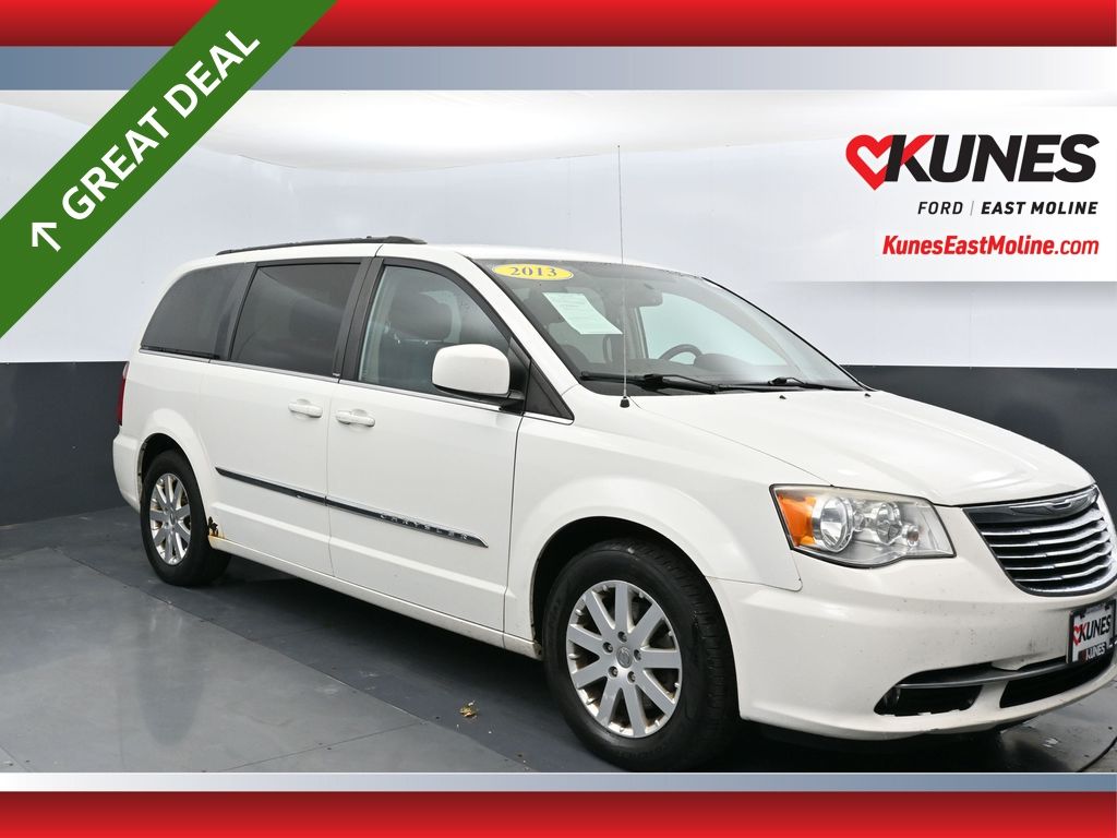 2013 Chrysler Town & Country Touring FWD