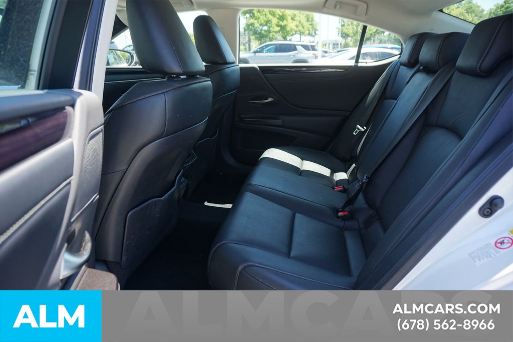 Used 2019 White Lexus 350 image 21