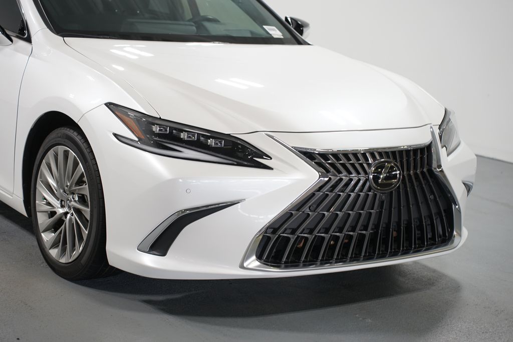 Thumbnail: 2022 Lexus ES - 4