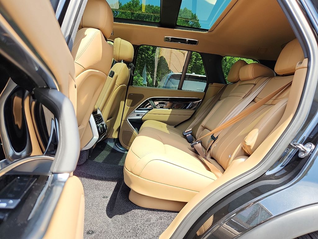 Thumbnail: 2026 Land Rover Range Rover - 5
