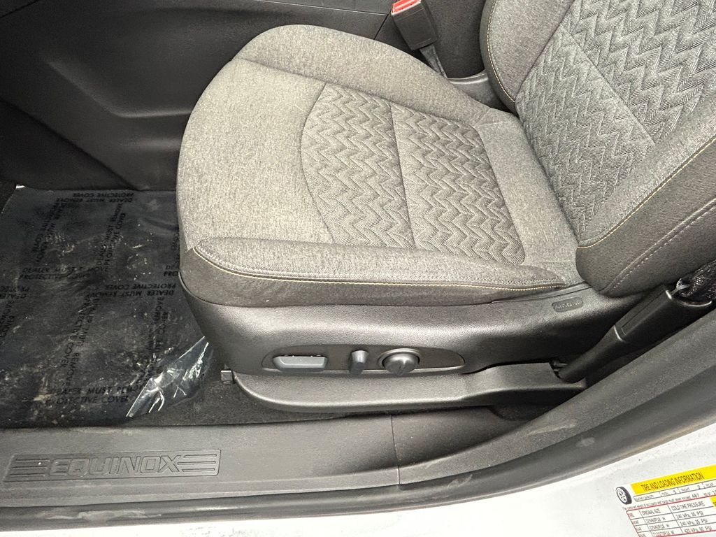 Used 2022 Iridescent Pearl Tricoat Chevrolet LT image 16