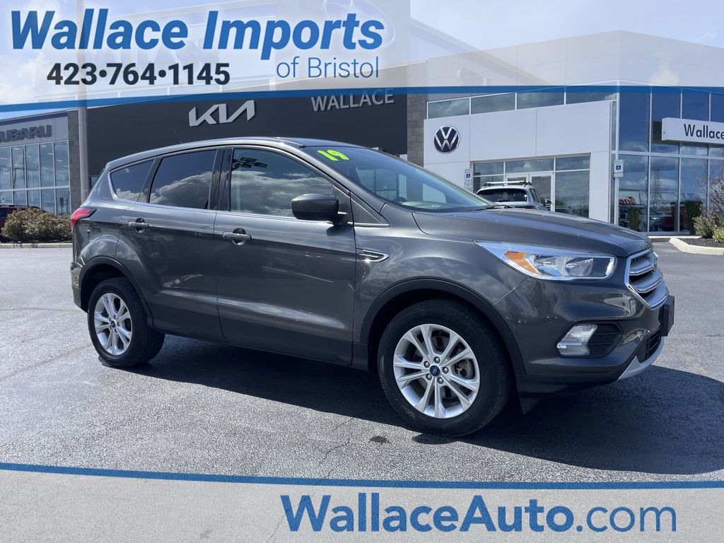 Gray (Magnetic) 2019 Ford Escape SE AWD SUV / Crossover All-Wheel Drive 6-Speed Automatic