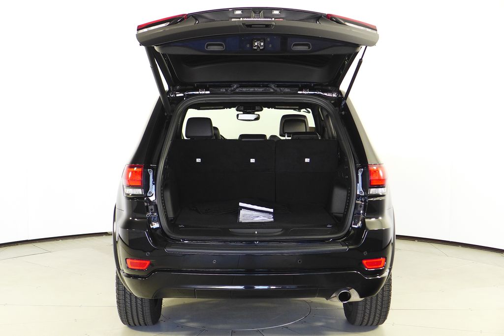 Thumbnail: 2022 Jeep Grand Cherokee - 9