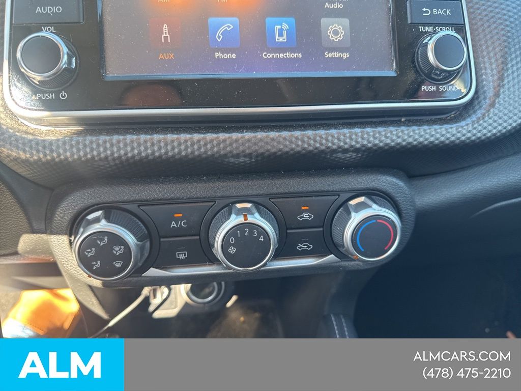 Used 2019 Black Nissan S image 27