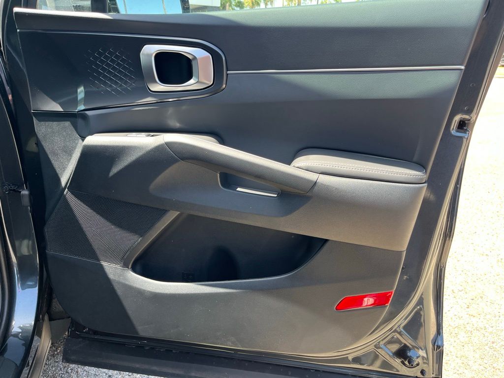 New 2025 Gray Kia S image 18