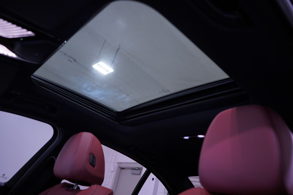 Thumbnail: 2024 BMW 3 Series - 20
