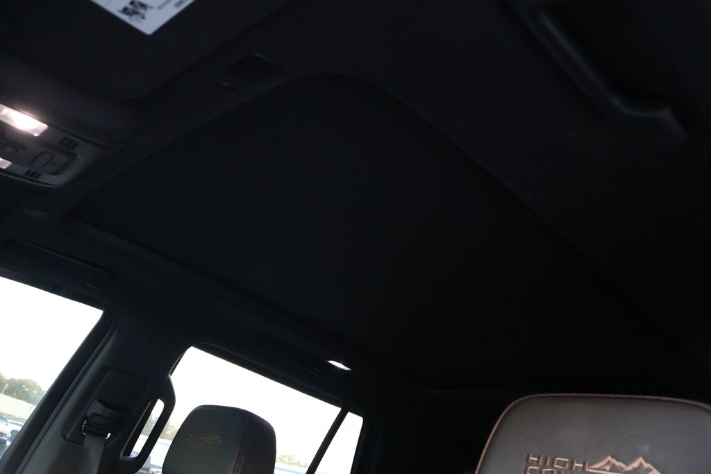 Thumbnail: 2023 Chevrolet Tahoe - 16