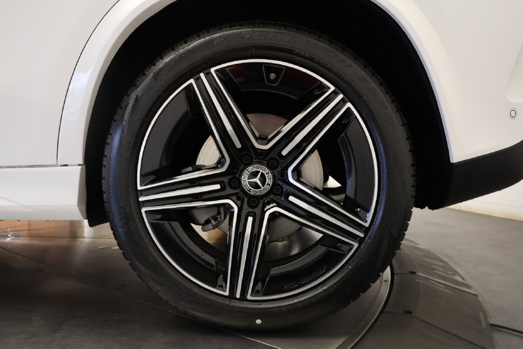Thumbnail: 2026 Mercedes-Benz GLE - 12