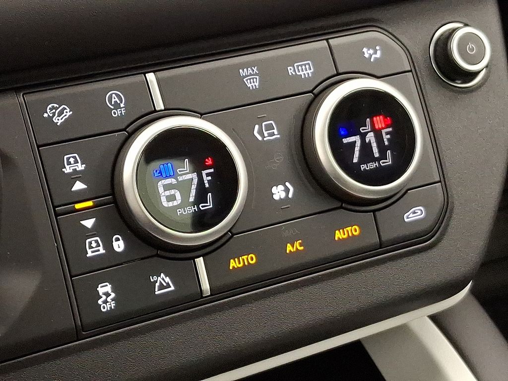 2025 Land Rover Defender 130 11