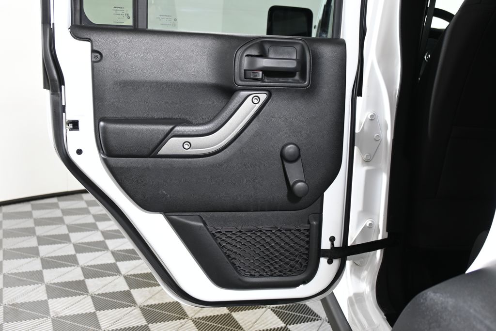 Thumbnail: 2018 Jeep Wrangler - 28