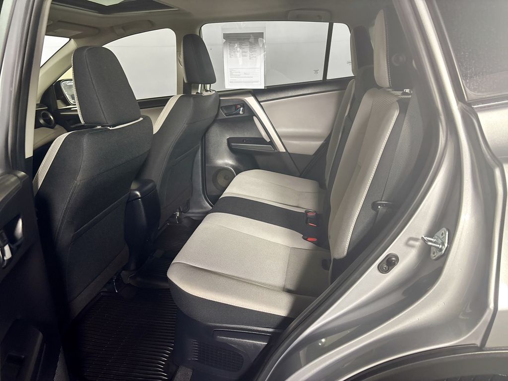 2017 Toyota RAV4 Hybrid XLE