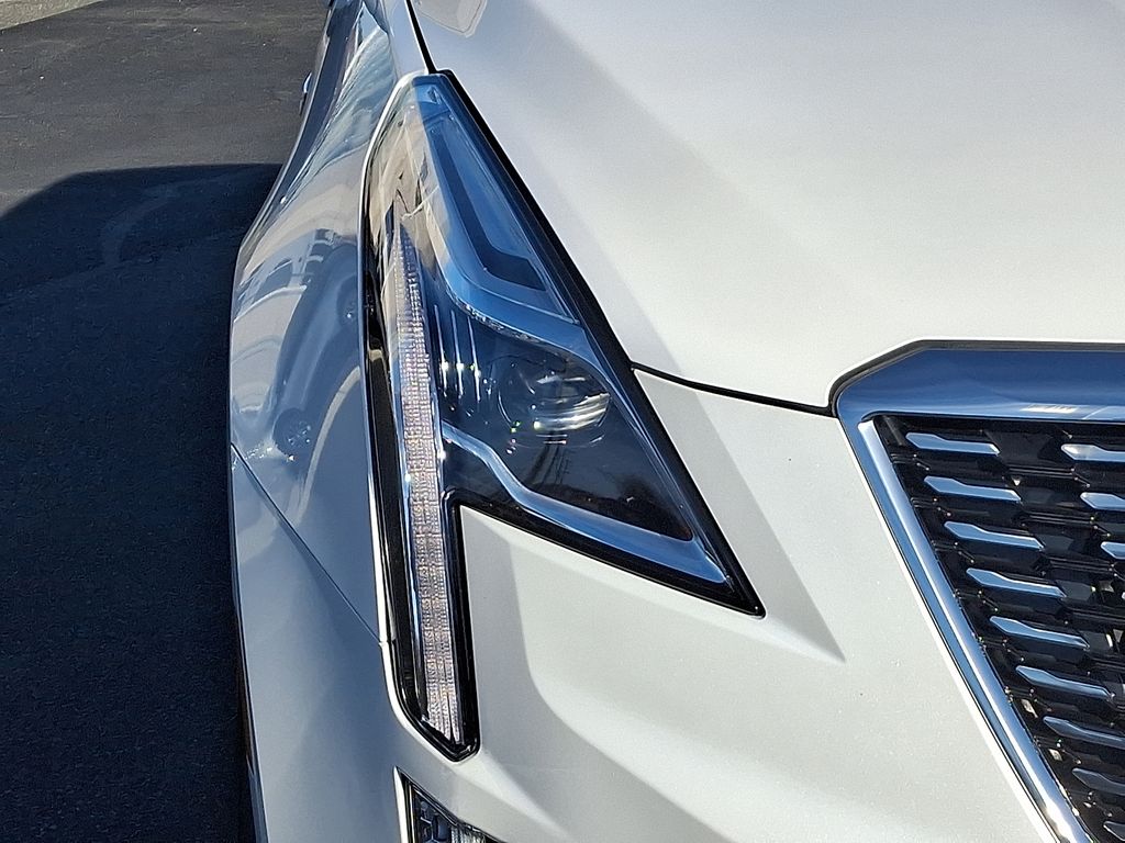 Thumbnail: 2024 Cadillac XT5 - 9