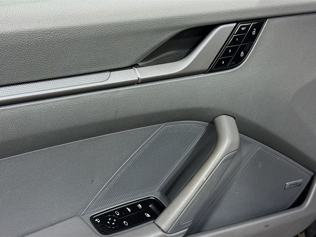 Thumbnail: 2021 Porsche 911 - 3