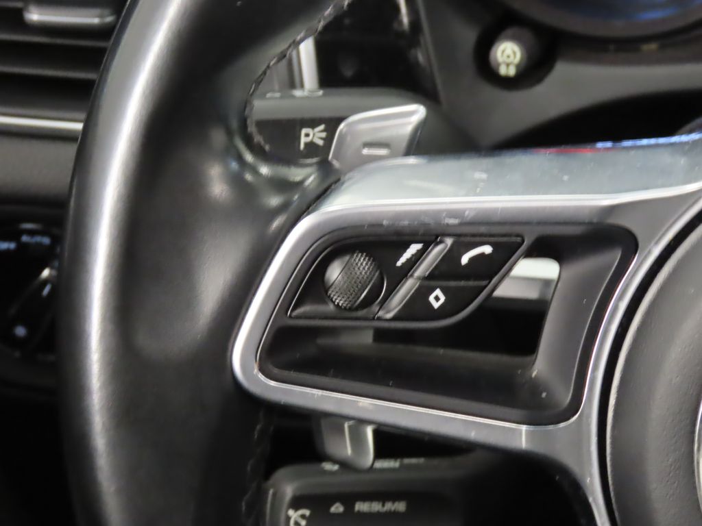 Thumbnail: 2017 Porsche Macan - 19