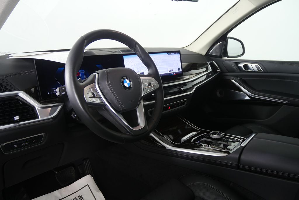 Thumbnail: 2025 BMW X7 - 14