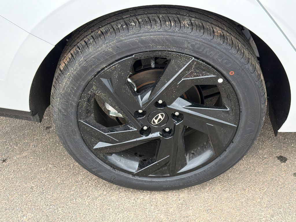 New 2026 White Hyundai SEL Sport image 18