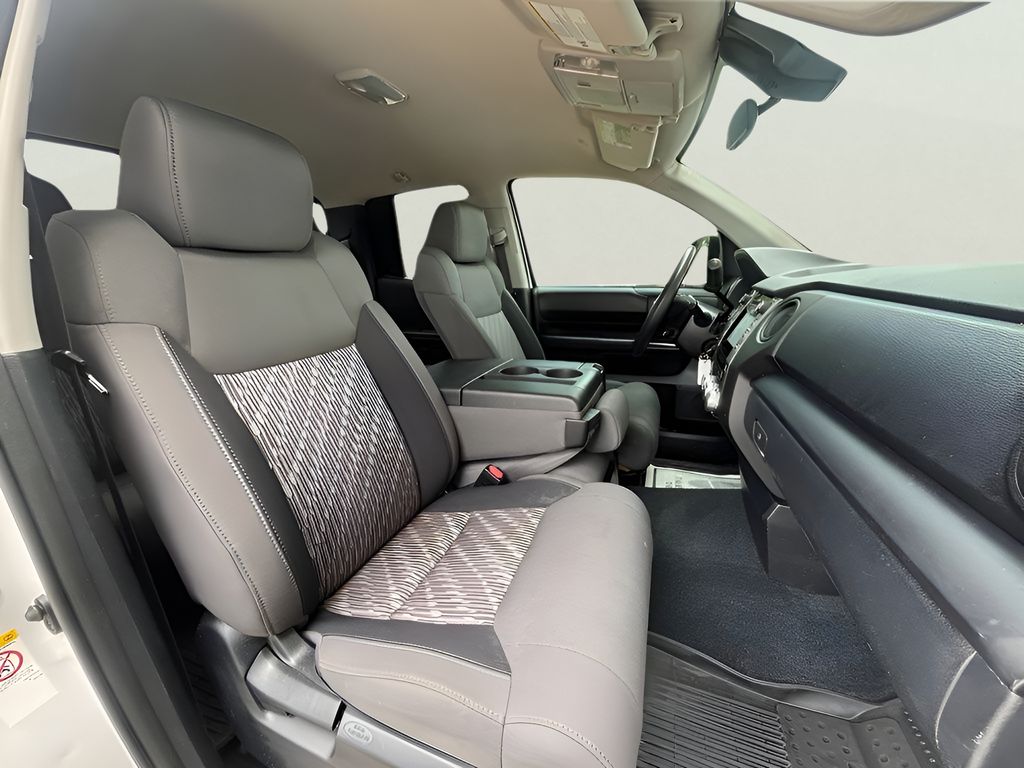 Super White 2019 Toyota Tundra Pickup Truck 4X2 6-Speed Automatic Overdrive