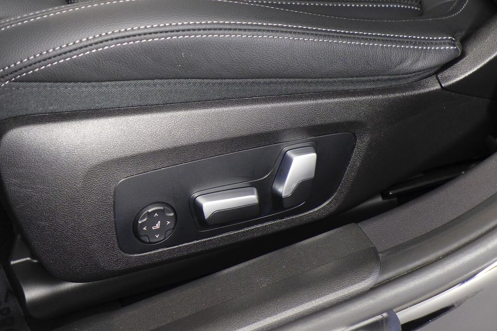 Thumbnail: 2023 BMW 3 Series - 23