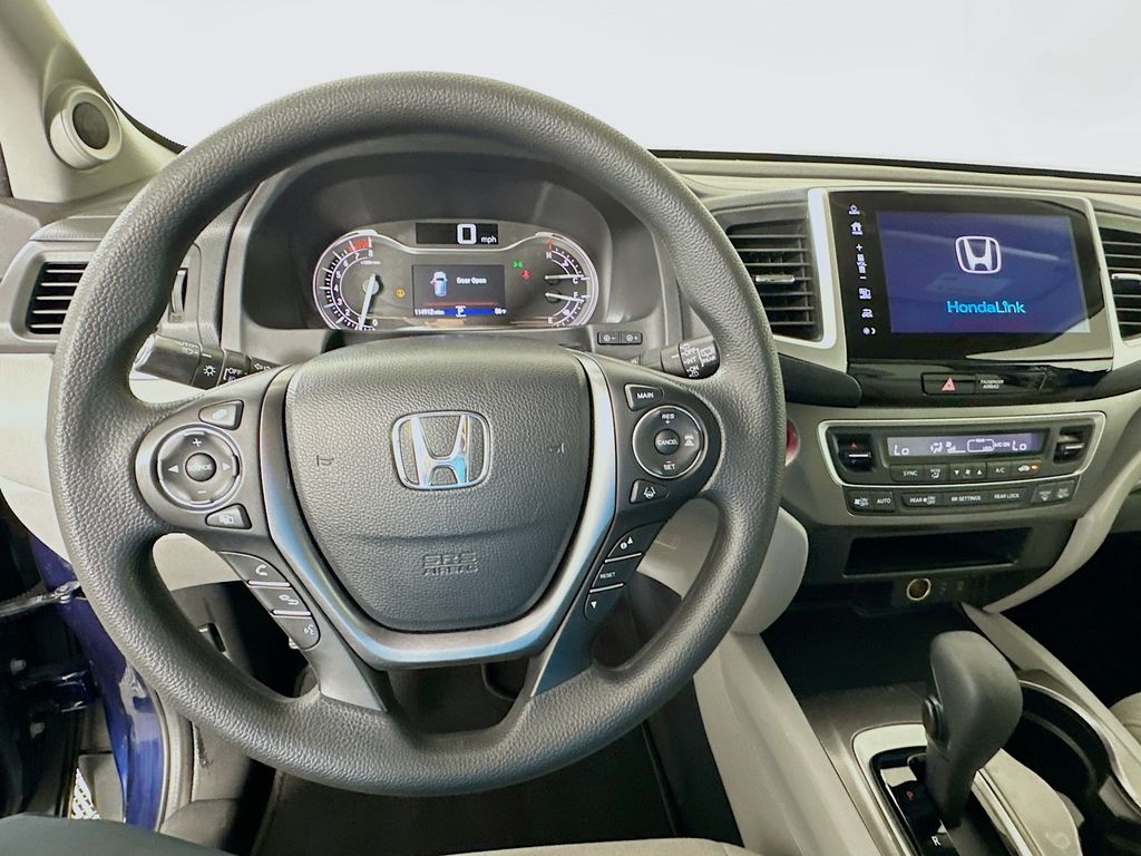 Thumbnail: 2017 Honda Pilot - 11