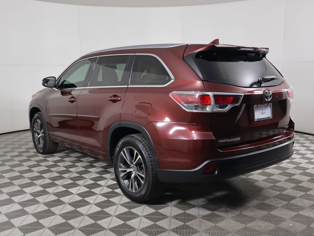 Thumbnail: 2016 Toyota Highlander - 6