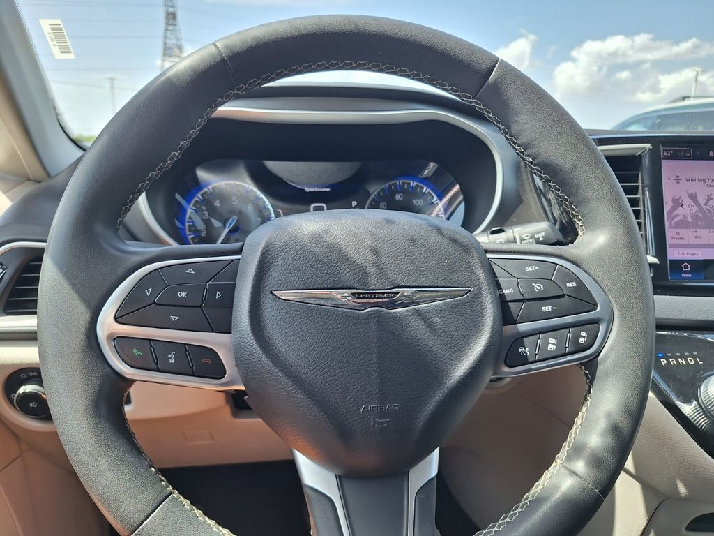 Certified Used 2023 Gray Chrysler Touring L image 15