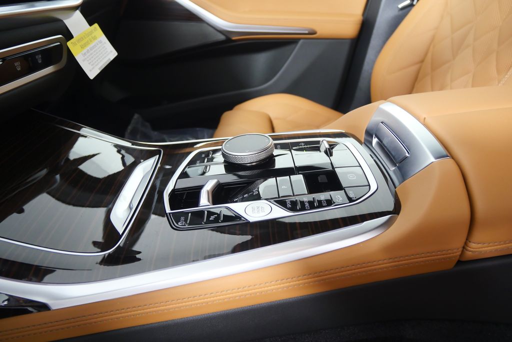 Thumbnail: 2026 BMW X7 - 24