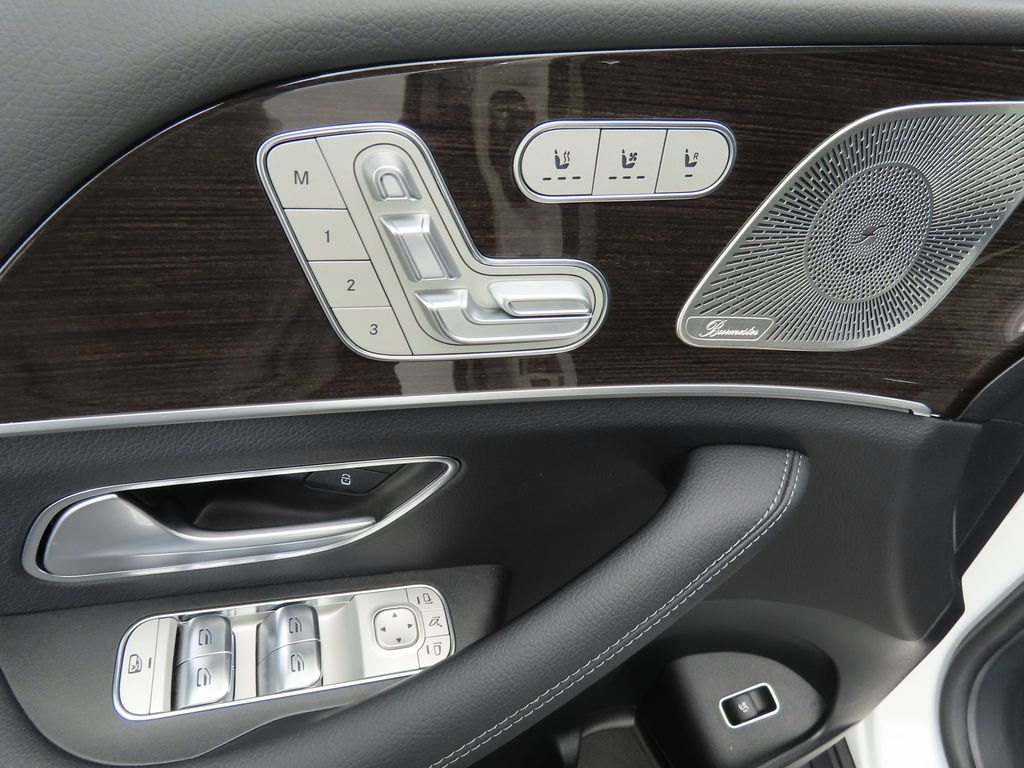 2025 Mercedes-Benz GLS 450 4MATIC 24