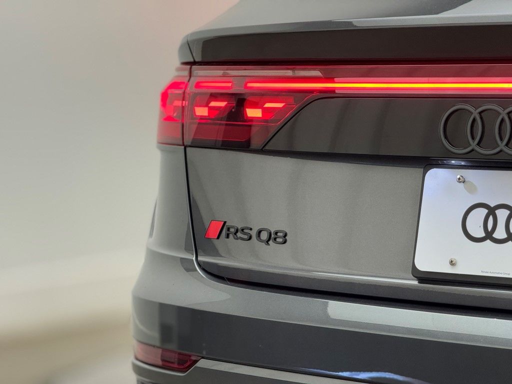 Thumbnail: 2025 Audi RS Q8 - 15