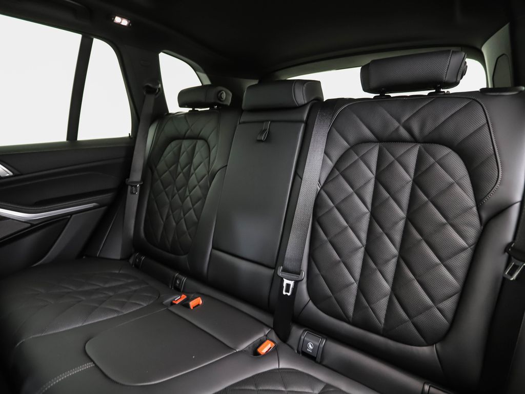 Thumbnail: 2026 BMW X5 - 23