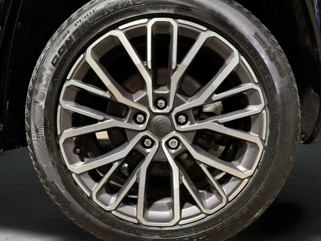 Used 2021 Diamond Black Crystal Pearlcoat Jeep Summit image 33