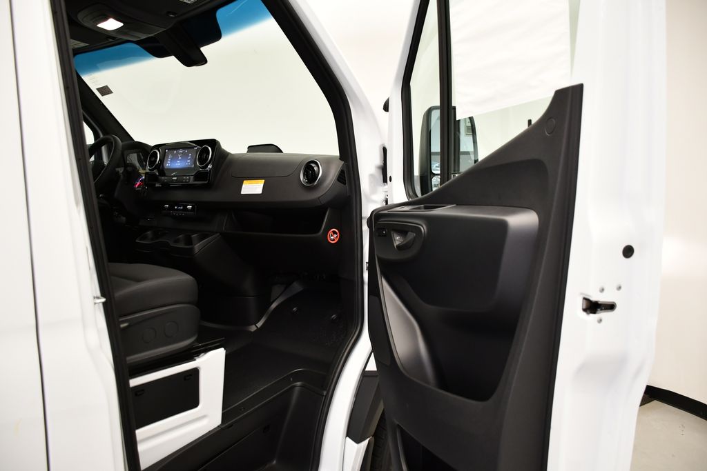 Thumbnail: 2026 Mercedes-Benz Sprinter - 29