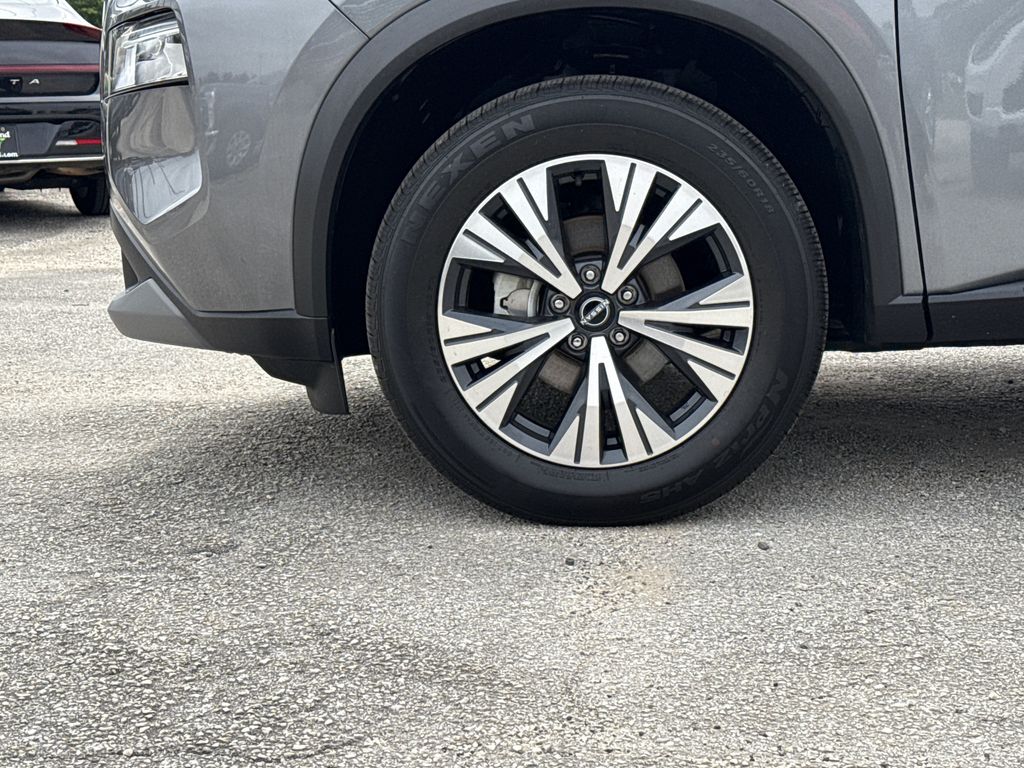 2023 Nissan Rogue SV - 8