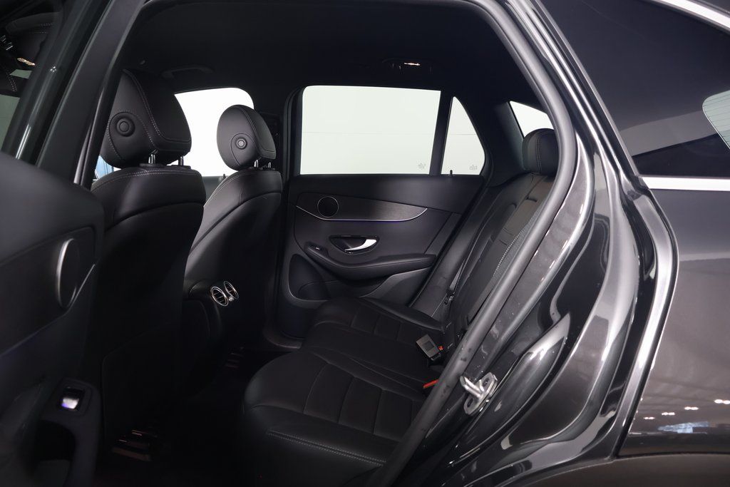 2022 Mercedes-Benz GLC 300 11