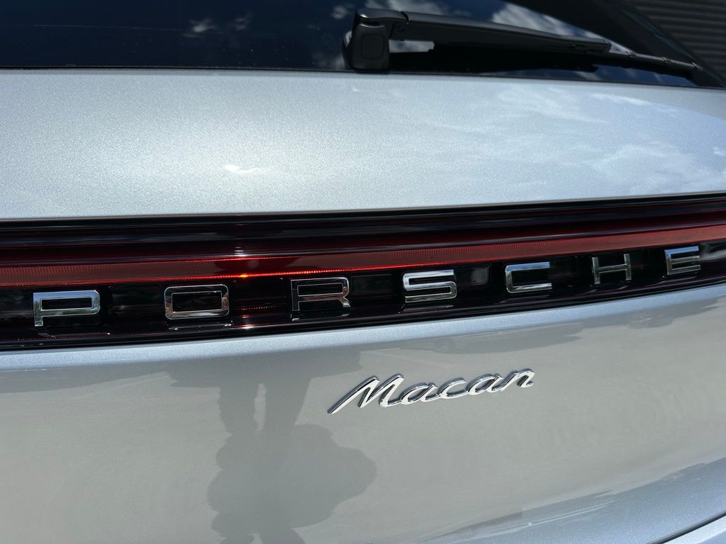 Thumbnail: 2025 Porsche Macan - 12