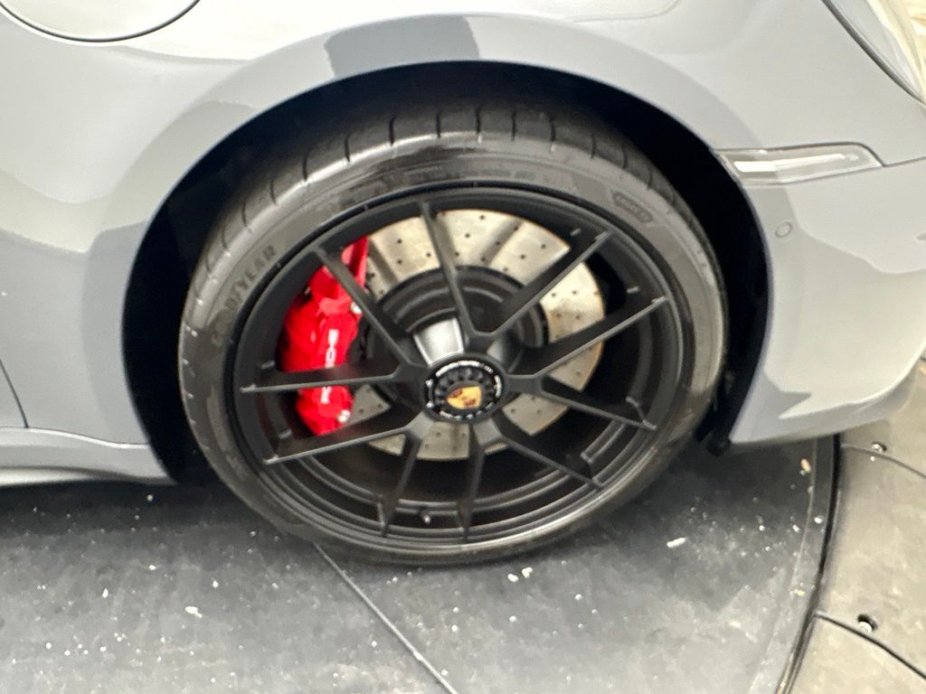 Thumbnail: 2025 Porsche 911 - 17