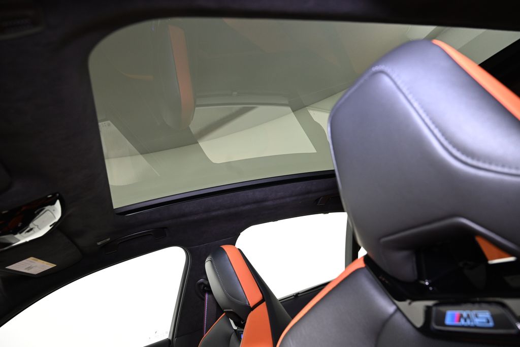 Thumbnail: 2026 BMW M5 - 20