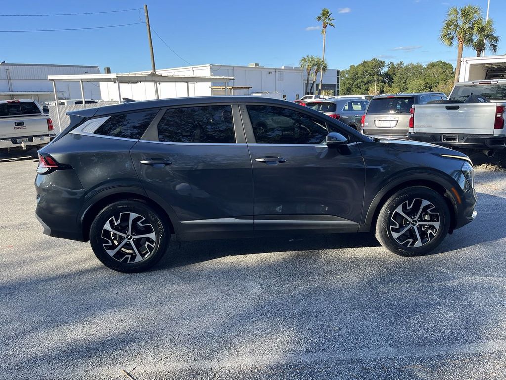 2023 Kia Sportage EX 4