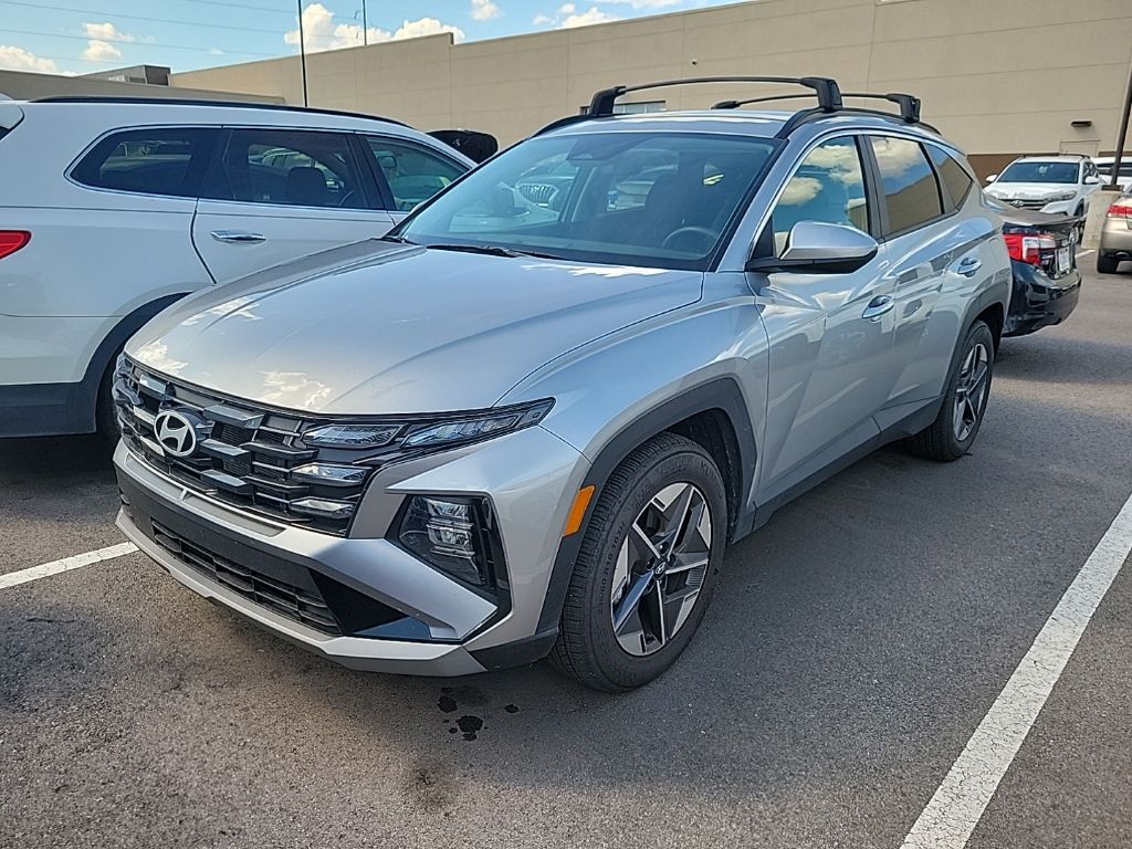 Shimmering Silver 2026 Hyundai Tucson SUV / Crossover Front-Wheel Drive 8-Speed Automatic
