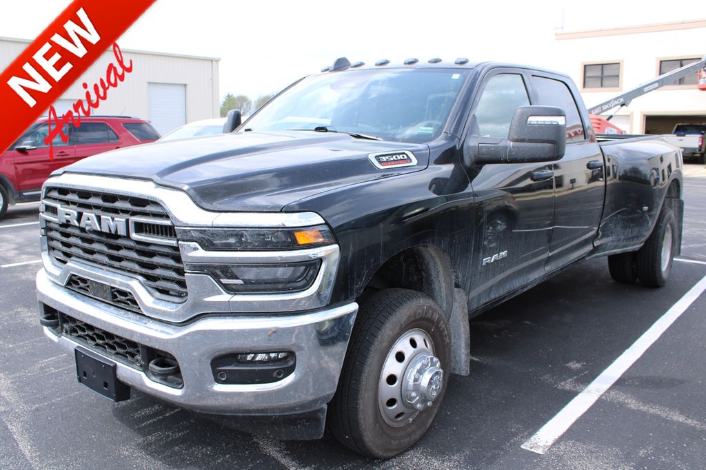 Diamond Black Crystal Pearlcoat 2025 RAM 3500 Big Horn Crew Cab LB DRW 4WD Pickup Truck Four-Wheel Drive 8-Speed Automatic