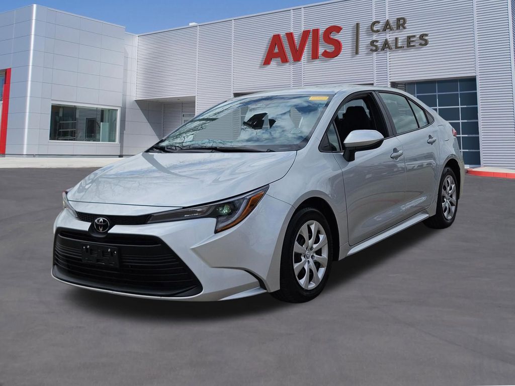 2025 Toyota Corolla LE FWD