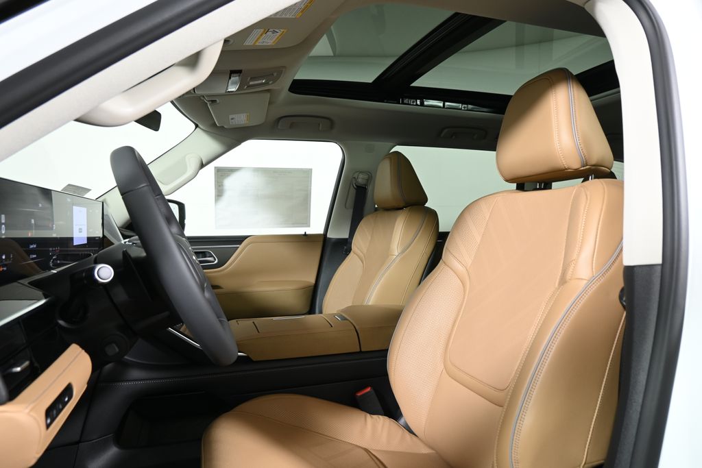 Thumbnail: 2026 INFINITI QX80 - 13