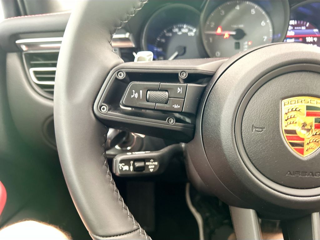 Thumbnail: 2026 Porsche Macan - 13