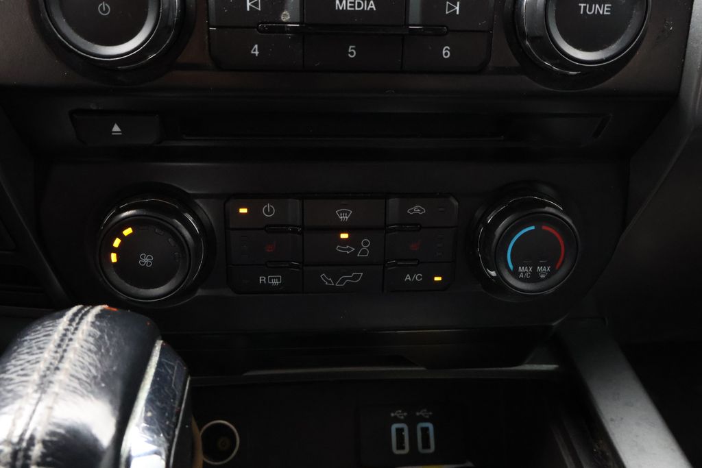 2016 Ford F-150 XLT 23