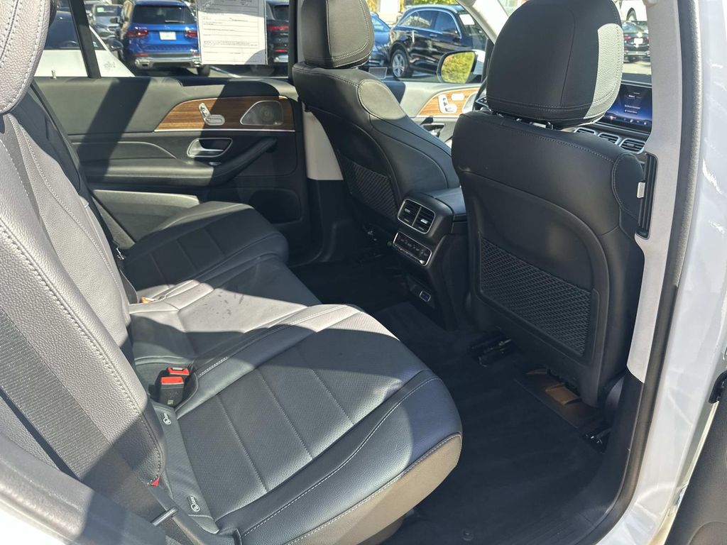 Thumbnail: 2024 Mercedes-Benz GLS - 25