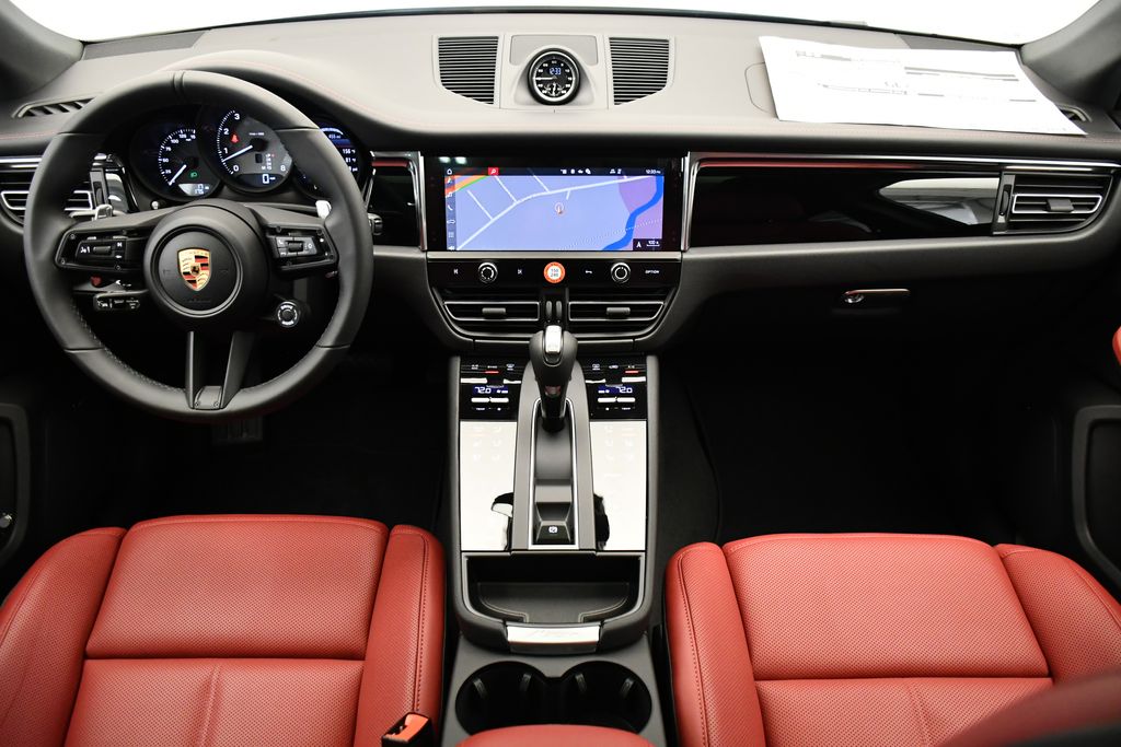 Thumbnail: 2026 Porsche Macan - 24