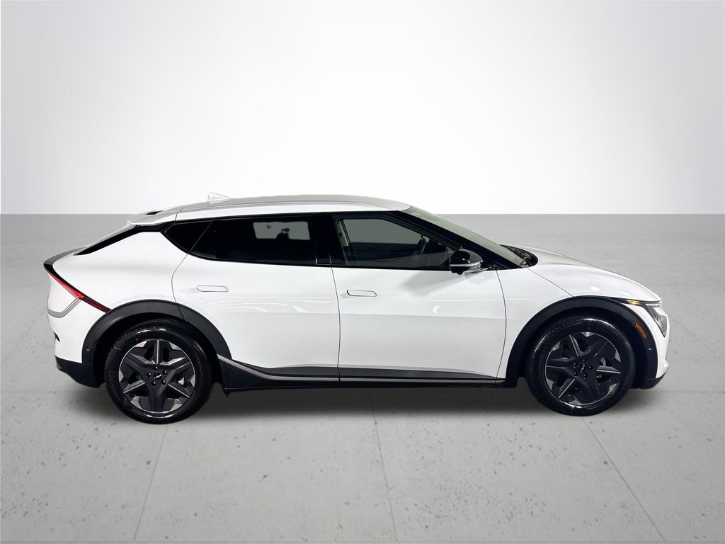 2025 Kia EV6 Light