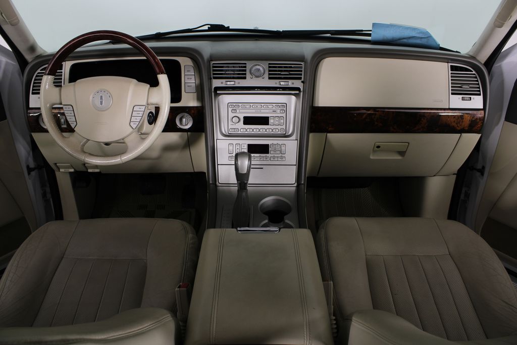 Used 2004 Lincoln Navigator for sale in 