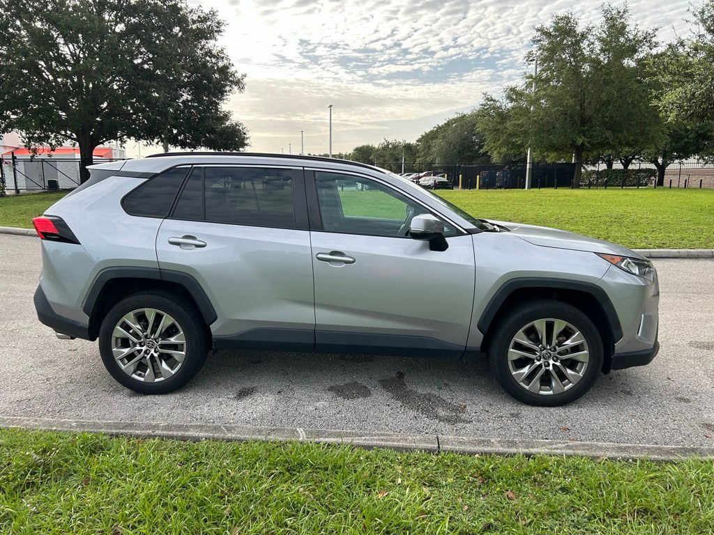 Thumbnail: 2021 Toyota RAV4 - 6