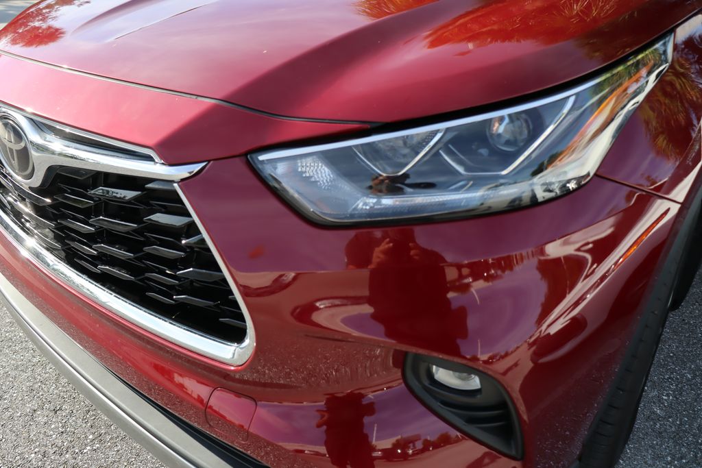 Thumbnail: 2022 Toyota Highlander - 3